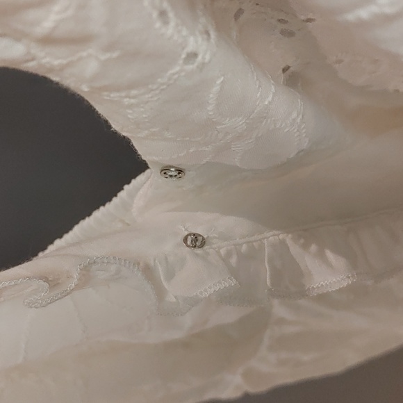 New Soft cotton A-line dress featuring a plunging v-neckline. - Picture 9 of 9